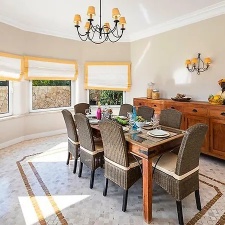 Vivenda Catarino Villa *